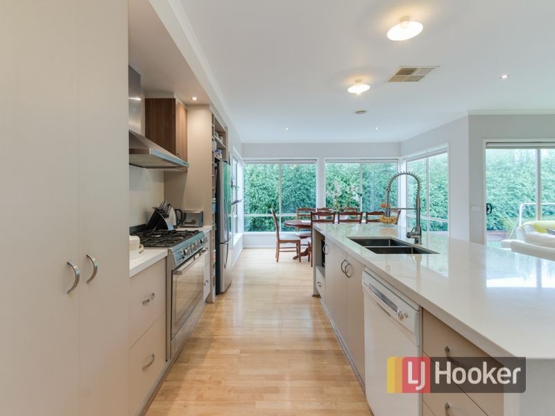 106 Bridgewater Boulevard, Berwick VIC 3806