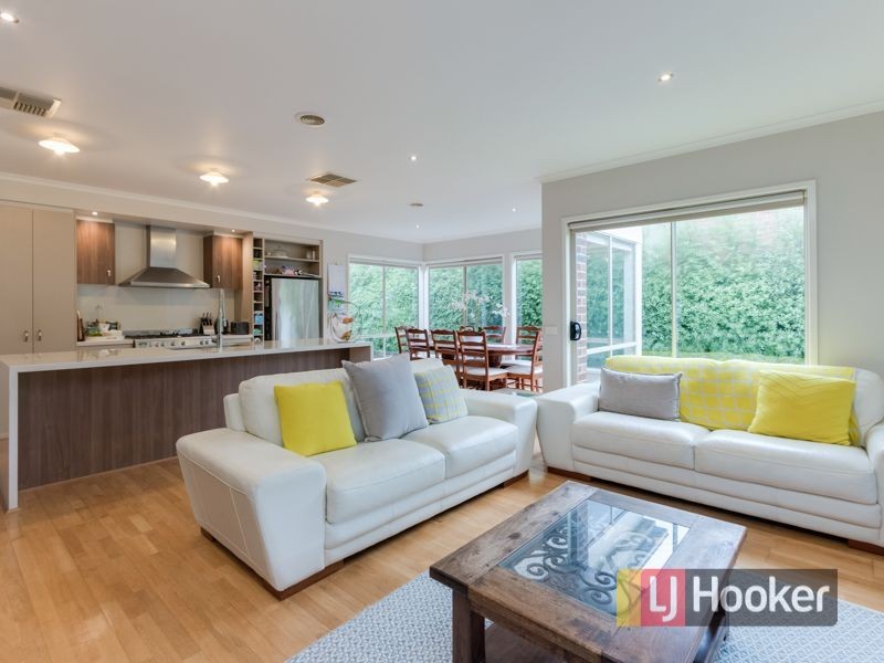 106 Bridgewater Boulevard, Berwick VIC 3806