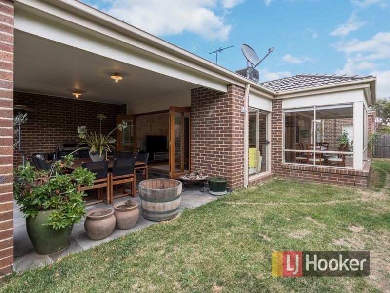 106 Bridgewater Boulevard, Berwick VIC 3806