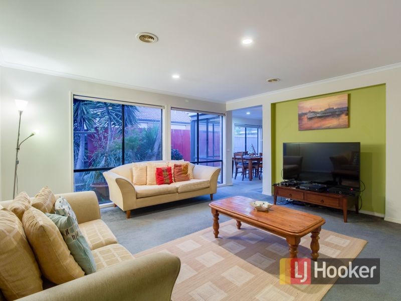 6 Park City Drive, Lynbrook VIC 3975