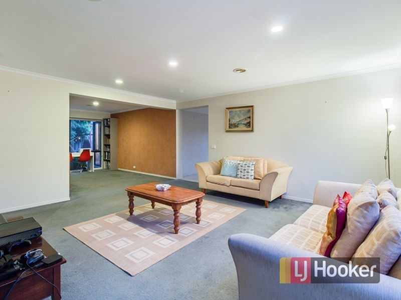 6 Park City Drive, Lynbrook VIC 3975