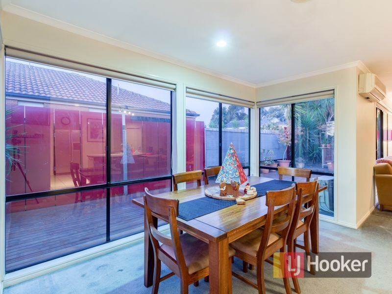 6 Park City Drive, Lynbrook VIC 3975