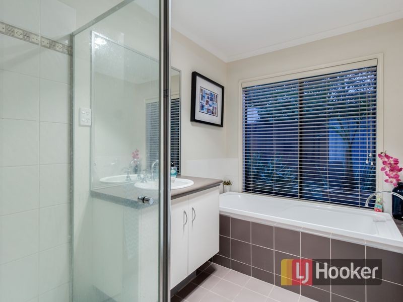 6 Park City Drive, Lynbrook VIC 3975