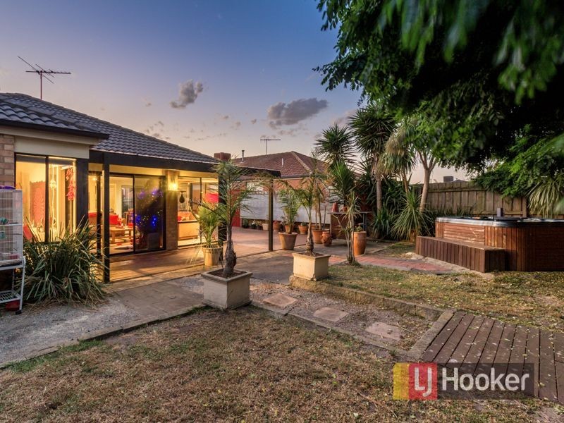 6 Park City Drive, Lynbrook VIC 3975