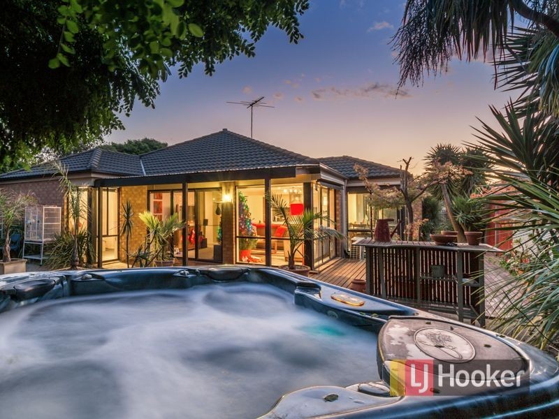 6 Park City Drive, Lynbrook VIC 3975