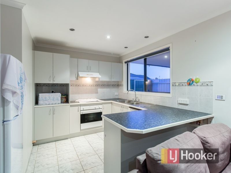 40 Bellbrae Crescent, Cranbourne West VIC 3977