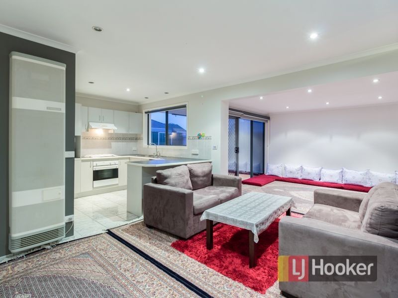 40 Bellbrae Crescent, Cranbourne West VIC 3977