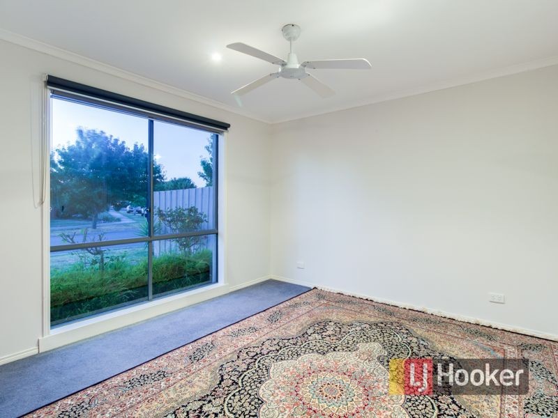 40 Bellbrae Crescent, Cranbourne West VIC 3977