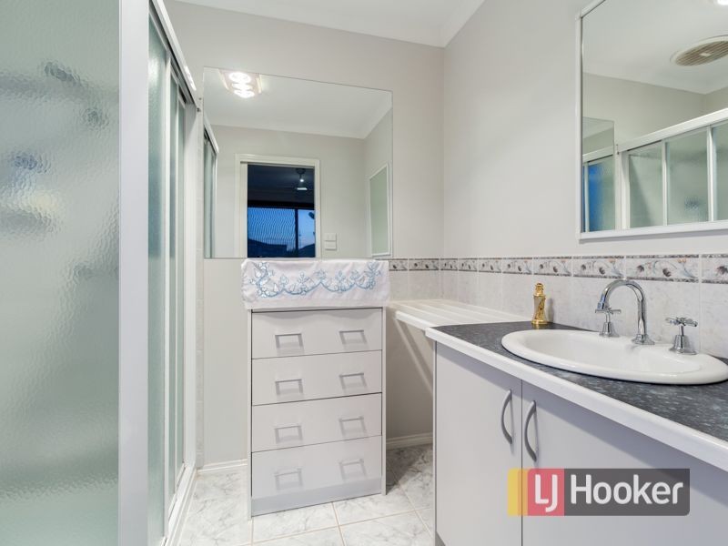 40 Bellbrae Crescent, Cranbourne West VIC 3977