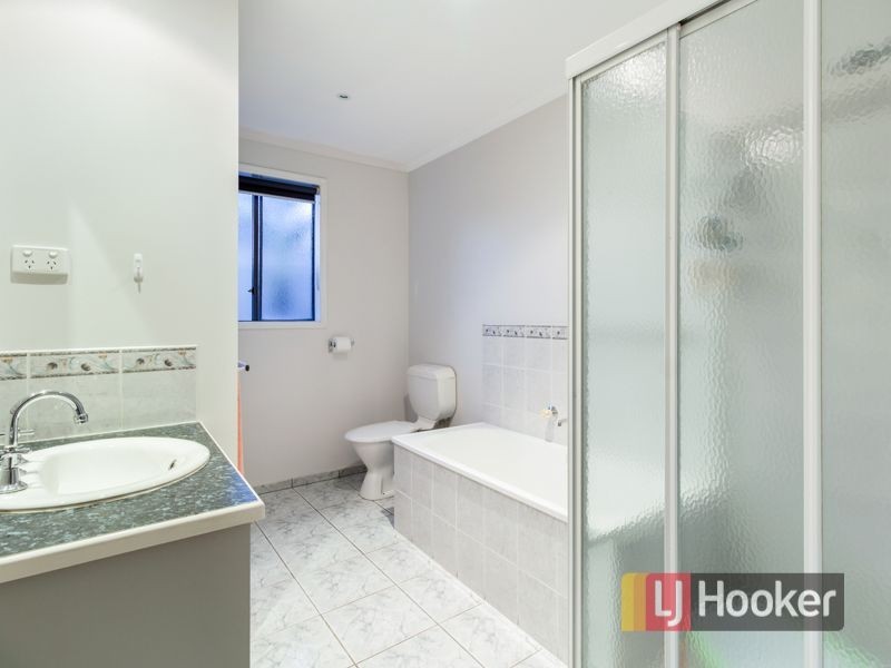 40 Bellbrae Crescent, Cranbourne West VIC 3977