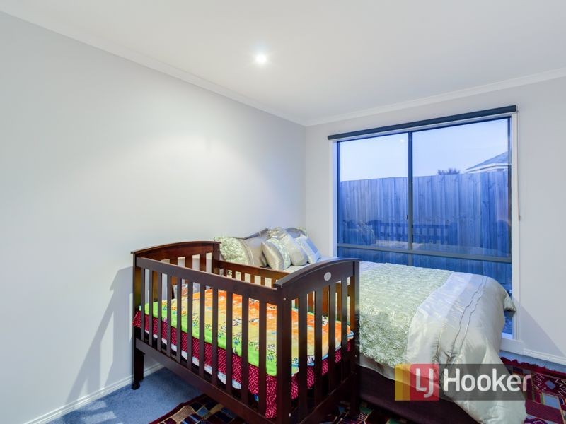 40 Bellbrae Crescent, Cranbourne West VIC 3977