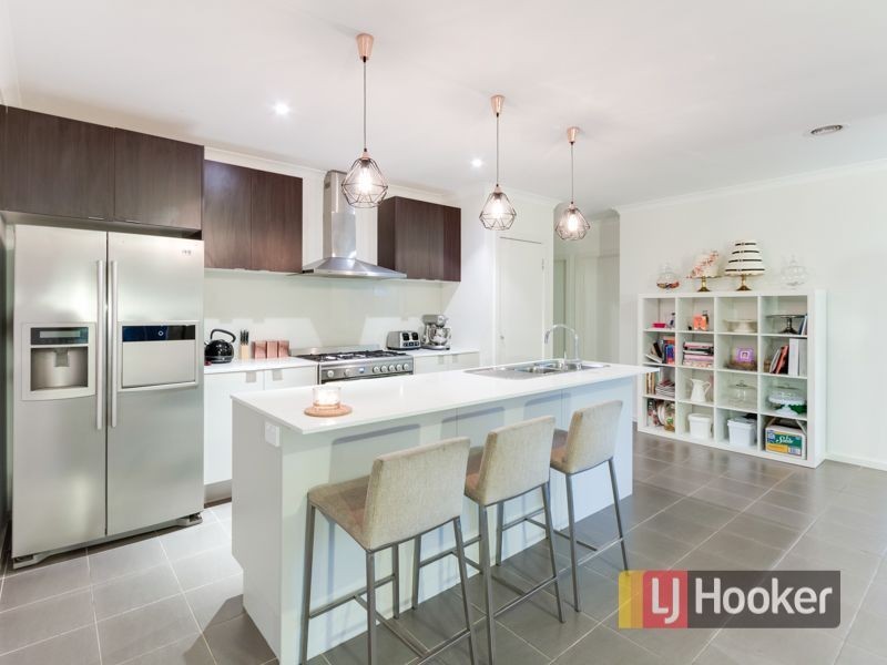 3 Cerbera Bend, Cranbourne North VIC 3977