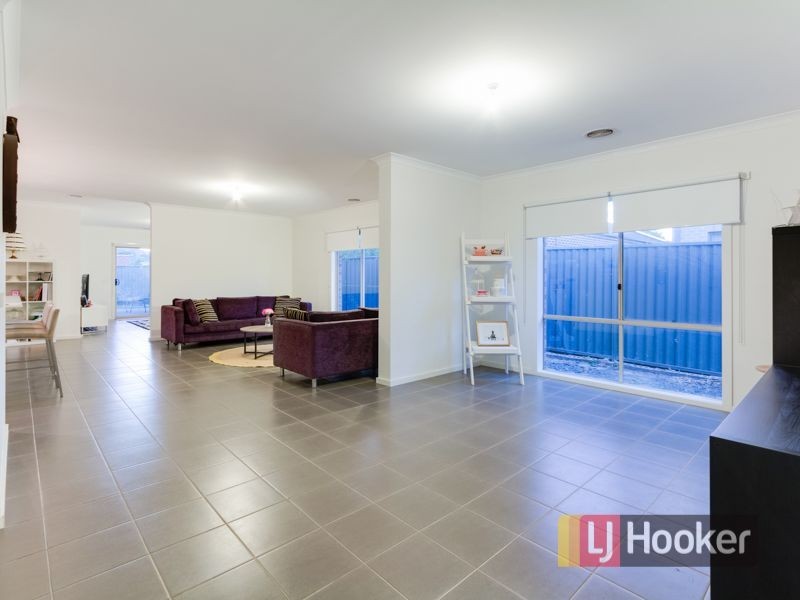 3 Cerbera Bend, Cranbourne North VIC 3977