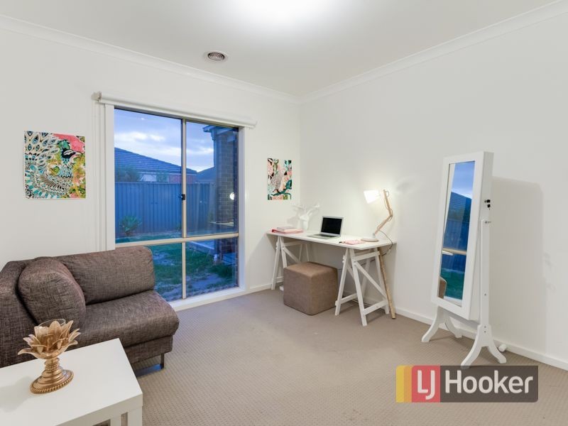 3 Cerbera Bend, Cranbourne North VIC 3977