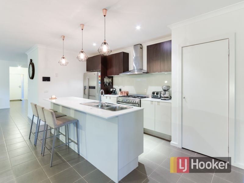 3 Cerbera Bend, Cranbourne North VIC 3977