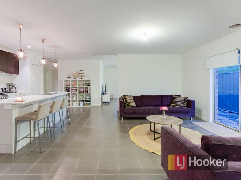 3 Cerbera Bend, Cranbourne North VIC 3977