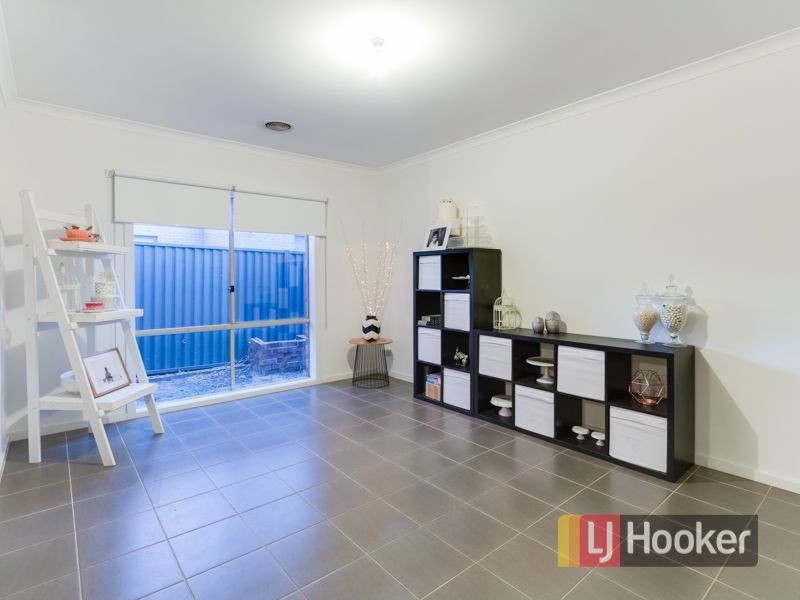3 Cerbera Bend, Cranbourne North VIC 3977