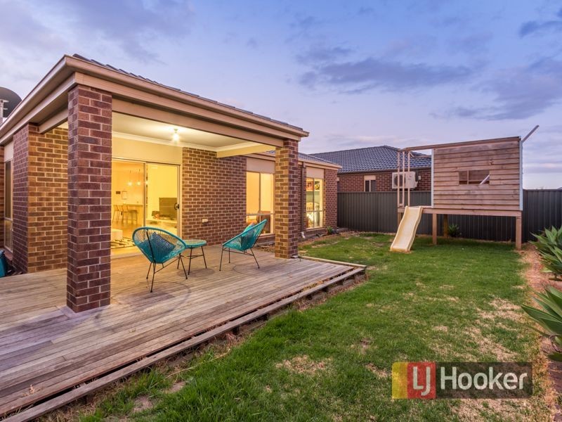 3 Cerbera Bend, Cranbourne North VIC 3977