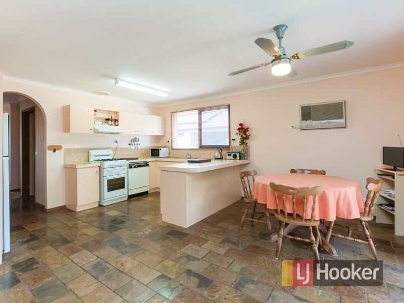 20 Springfield Crescent, Hampton Park VIC 3976