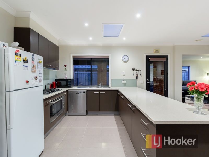 51 Thunderbolt Drive, Cranbourne East VIC 3977