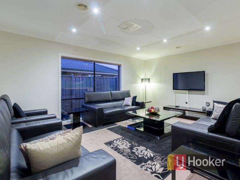 51 Thunderbolt Drive, Cranbourne East VIC 3977