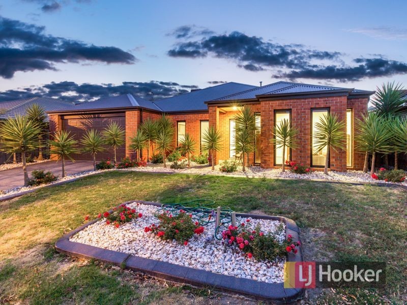 51 Thunderbolt Drive, Cranbourne East VIC 3977
