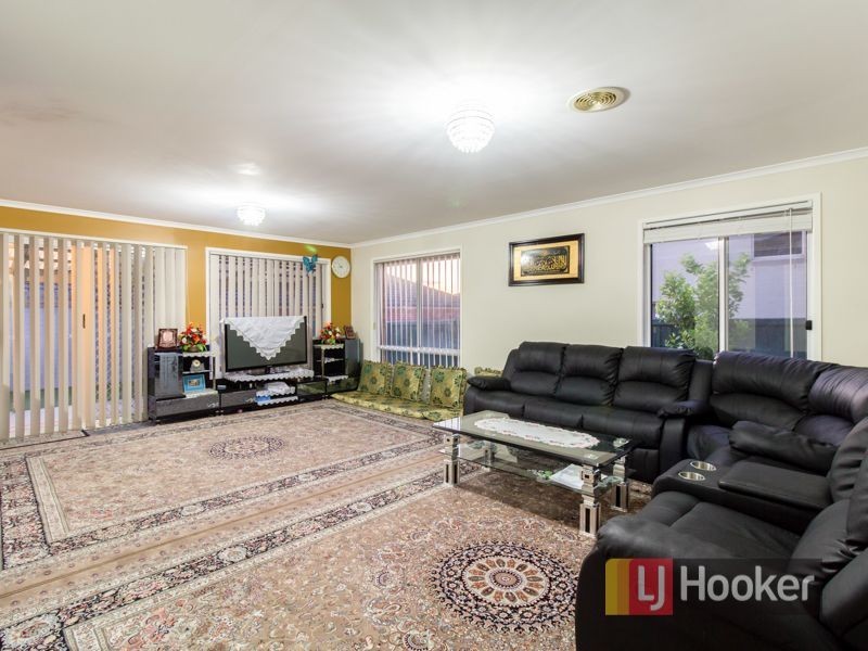13 Lansbury Drive, Narre Warren South VIC 3805