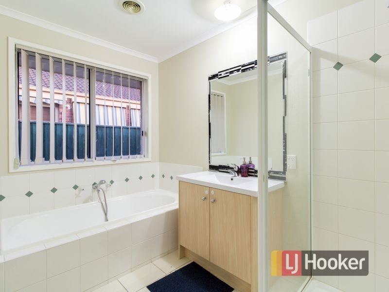 13 Lansbury Drive, Narre Warren South VIC 3805