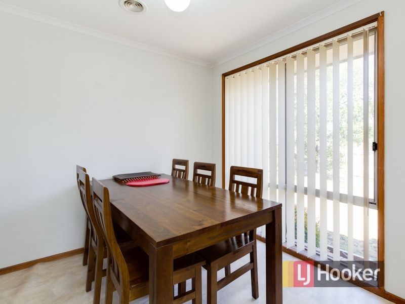 6 Hedley Place, Hampton Park VIC 3976