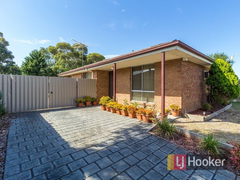 6 Hedley Place, Hampton Park VIC 3976