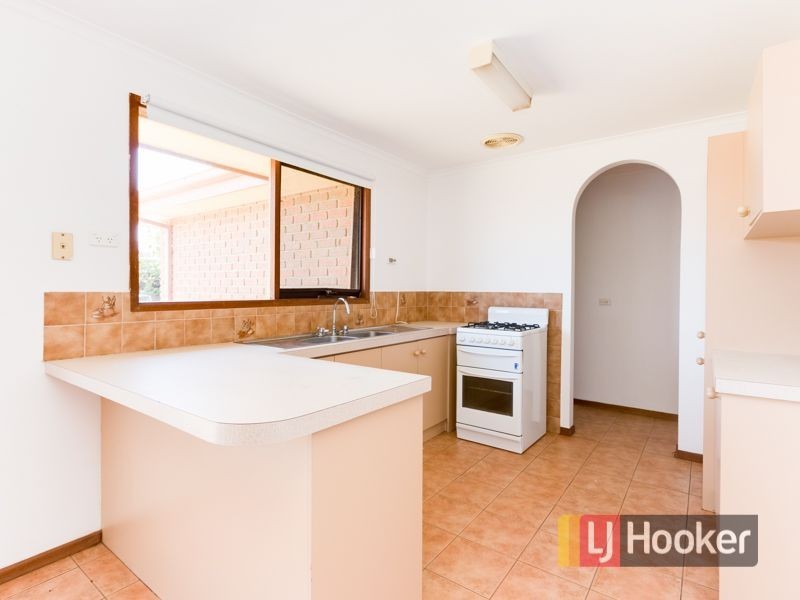 10 Simon Court, Hampton Park VIC 3976