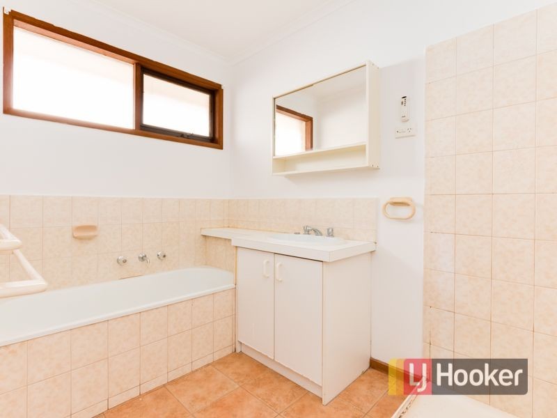 10 Simon Court, Hampton Park VIC 3976