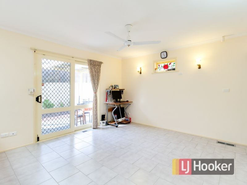 6 Cairns Road, Hampton Park VIC 3976