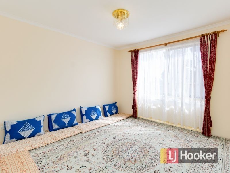 6 Cairns Road, Hampton Park VIC 3976