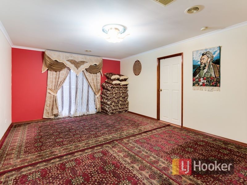 3 Forsyth Court, Cranbourne North VIC 3977