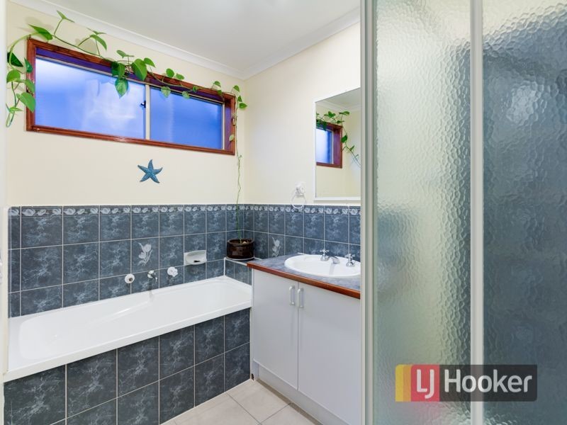 3 Forsyth Court, Cranbourne North VIC 3977