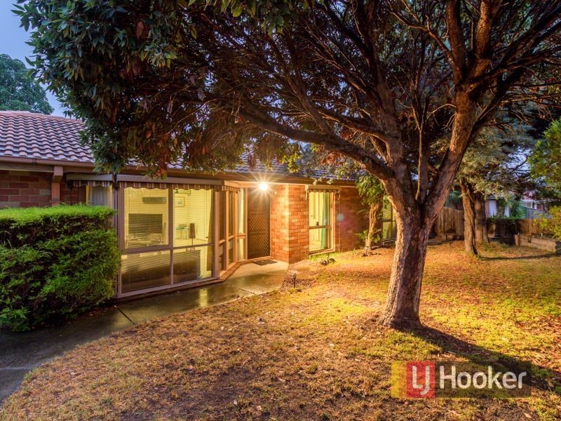 4 Weeden Crescent, Hallam VIC 3803