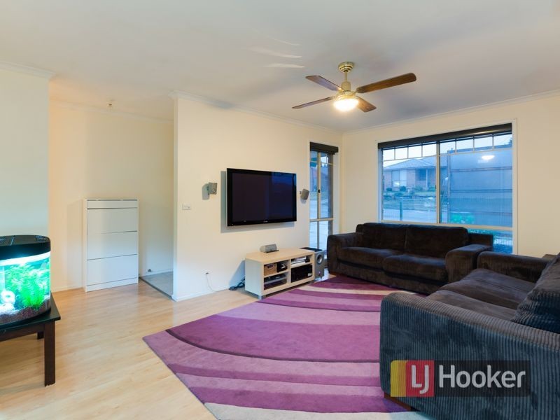 94 Warana Drive, Hampton Park VIC 3976