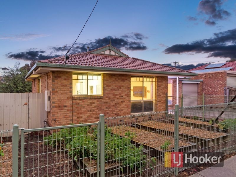 94 Warana Drive, Hampton Park VIC 3976