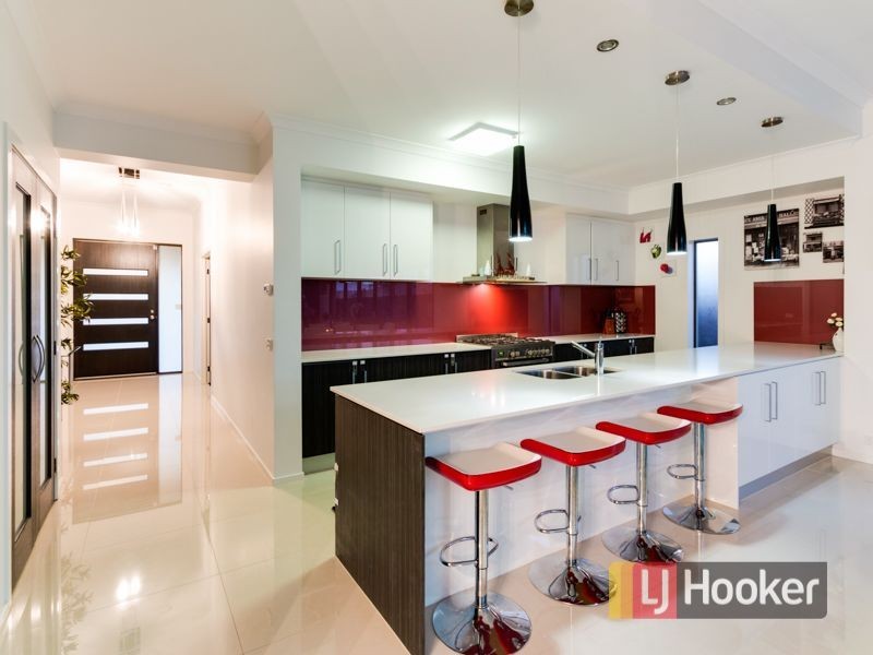 58 Evesham Street, Cranbourne North VIC 3977