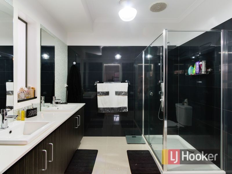 58 Evesham Street, Cranbourne North VIC 3977