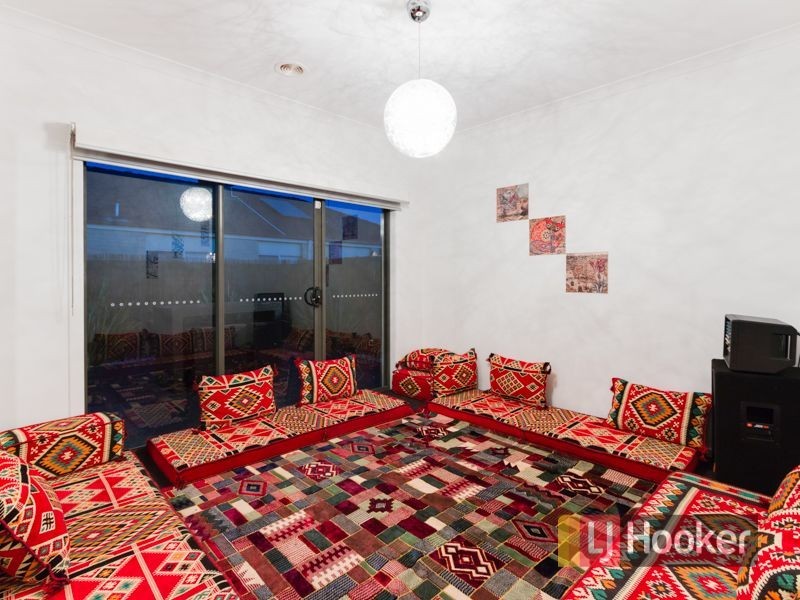 58 Evesham Street, Cranbourne North VIC 3977