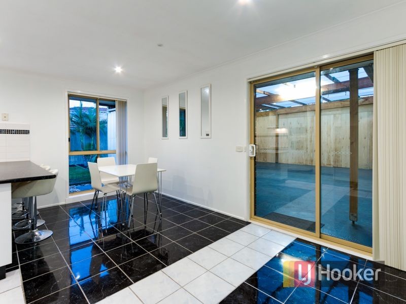 8 Cash Close, Hampton Park VIC 3976