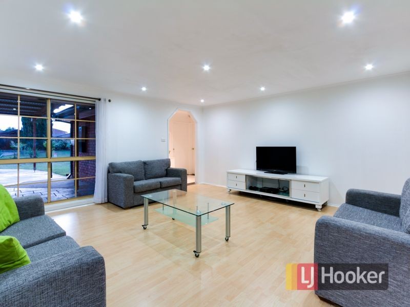 8 Cash Close, Hampton Park VIC 3976