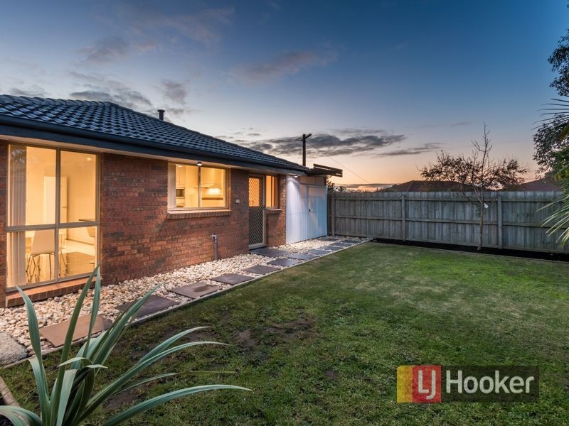 8 Cash Close, Hampton Park VIC 3976