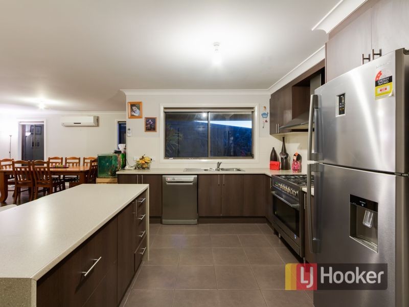 27 Claudia Crescent, Drouin VIC 3818