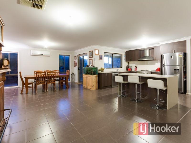 27 Claudia Crescent, Drouin VIC 3818