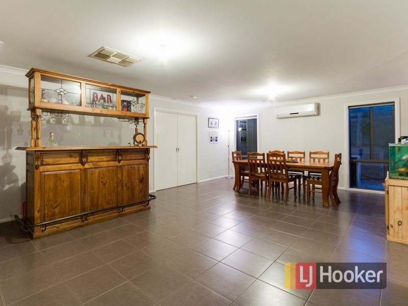 27 Claudia Crescent, Drouin VIC 3818
