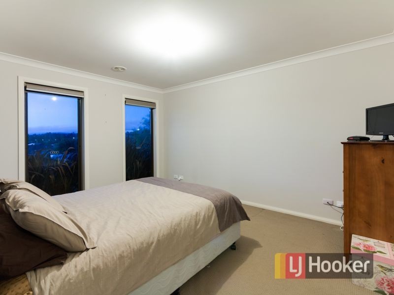 27 Claudia Crescent, Drouin VIC 3818
