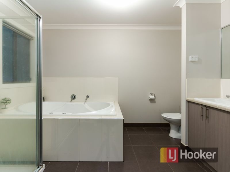 27 Claudia Crescent, Drouin VIC 3818